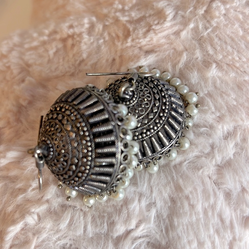 Jhumkis